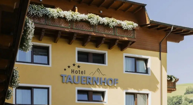 Hotel Tauernhof, Book Hotel Kaprun hoteller med pool, Swimmingpool