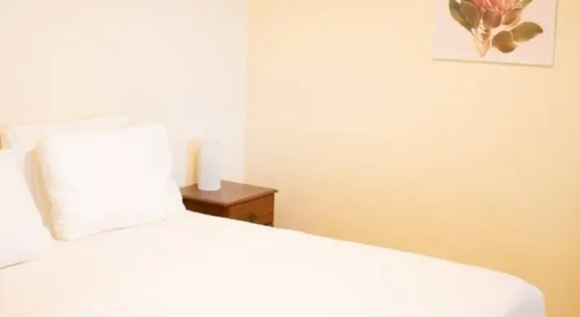 Stunning 2 Bed CBD Apartment 110m2 Two Carparks!