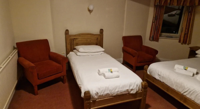 Трёхместный номер Standard c 1 комнатой The Menai Hotel and Bar