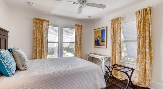West Palm Beauty With Private Pool 4 Bedroom Home by RedAwning