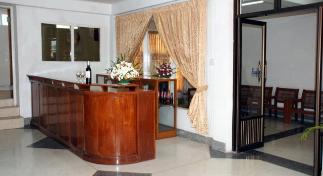 Naung Tong Hotel, 予約 ホテル Kengtung Shan State