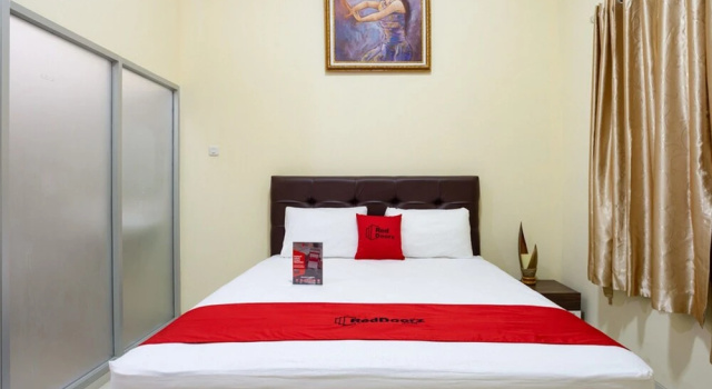 OYO 90141 3a Syariah, Đặt Khách sạn Khách sạn tại Jakarta có Bãi đậu xe, Bãi đậu xe