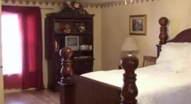 Susan's Cottages, Забронировать Отель Александрия Луизиана