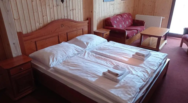 Ranč Kostelany, Забронировать Отель Отели Моравской Словакии с парковкой, Парковка