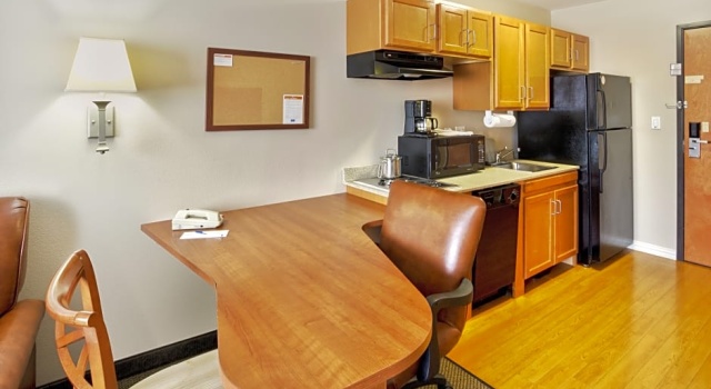 Четырёхместный номер Standard Candlewood Suites Killeen - Fort Hood Area by IHG