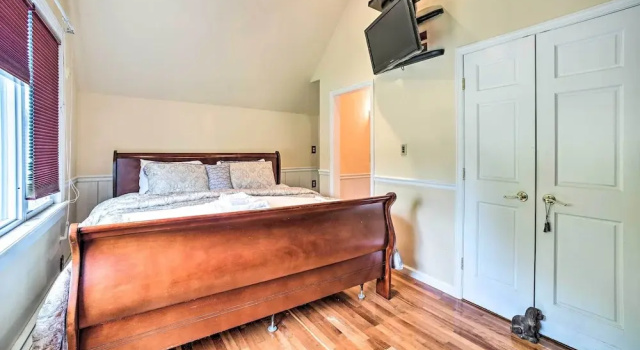 Коттедж Pet-friendly Latham Retreat ~ 7 Mi to Albany!