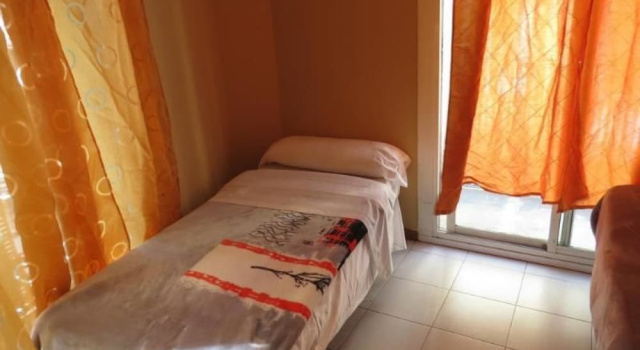 Hostal Nou Raval, Забронировать Отель Барселона провинция Барселона, рядом с Памятник Колумбу
