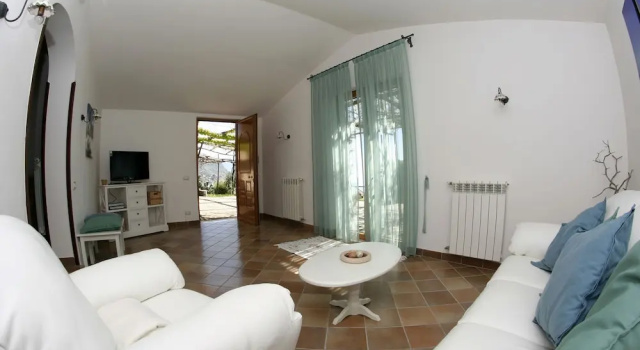 AMORE RENTALS - Villa Raffaella, Забронировать Вилла Отели Сант-Агата-суи-Дуэ-Гольфи с парковкой, Парковка
