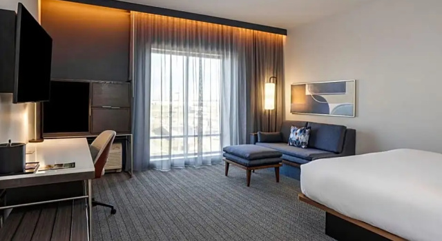 Двухместный люкс Courtyard by Marriott Indianapolis Fishers