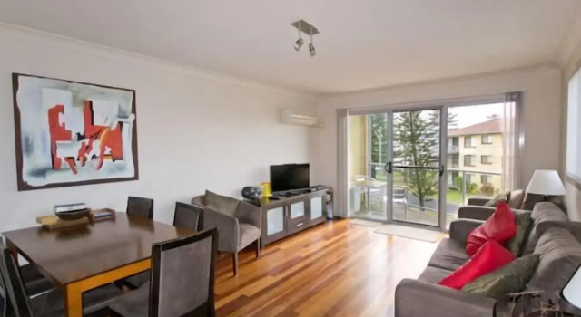 Апартаменты с балконом Seaspray Apartments