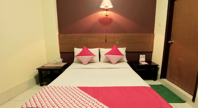 Hotel Sebelas at Jalan Palasari Mitra RedDoorz, Reservar Hotel Bandung Kidul 