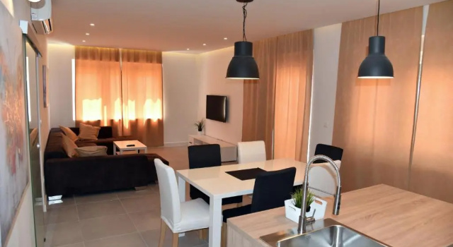Апартаменты Deluxe Besker Apartment