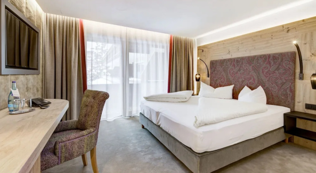 Двухместный номер Standard с балконом и с видом на горы Hotel Rose