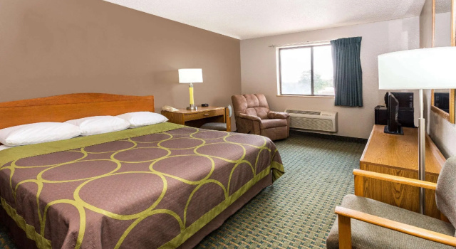 Двухместный номер Standard Super 8 by Wyndham St. Charles