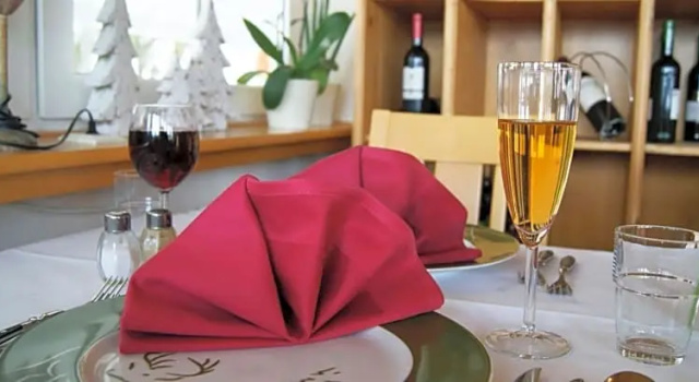 Hotel - Restaurant - Café Forsthaus Lahnquelle, Забронировать Отель Отели земли Гессена с завтраком, Завтраки