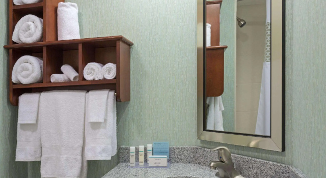 Четырёхместный номер Standard Hampton Inn Daytona Speedway-Airport