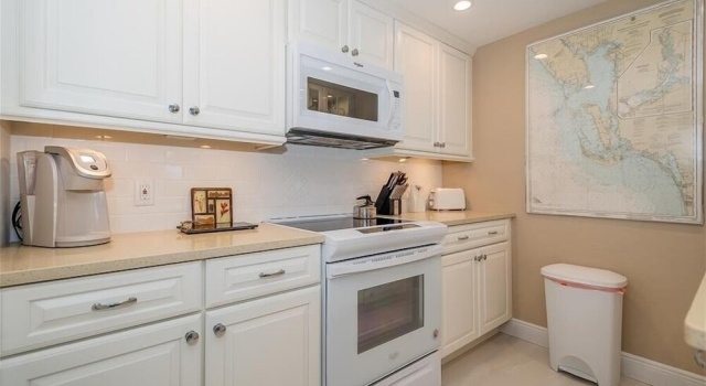 Sea Oats 242 2 Bedroom Condo by RedAwning