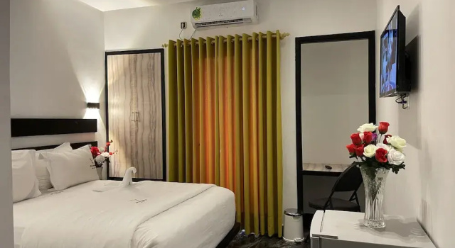 Номер Comfort Hôtel Vendôme Douala