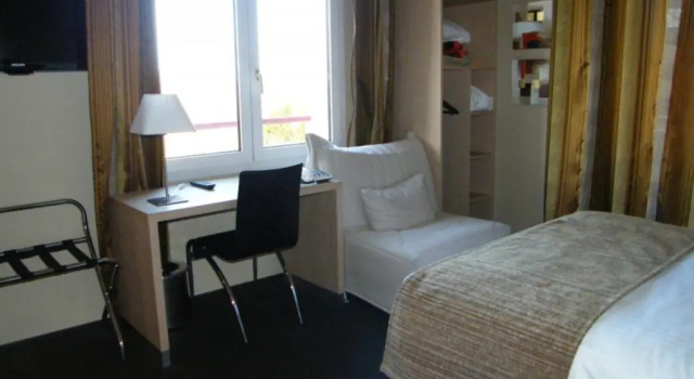 Двухместный номер Comfort CIT'HOTEL Saint-Pierre