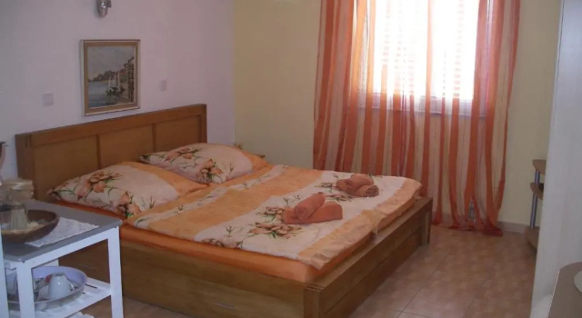 Apartments Marija, Забронировать Апартаменты/квартира Отели Малинска с парковкой, Парковка