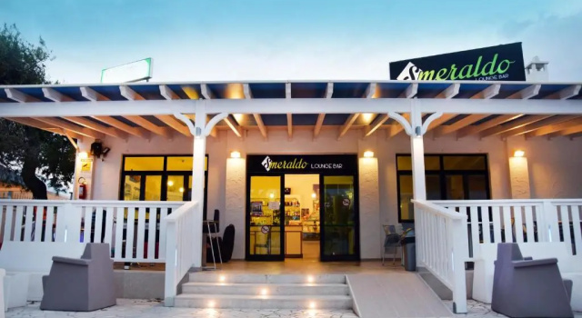 Camping Villaggio Pineta Al Mare, Rezervați Teren de campat Specchiolla Valle d'Itria