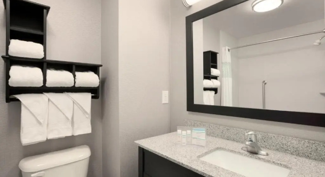 Номер Standard Hampton Inn and Suites Roanoke Airport/Valley View Mall