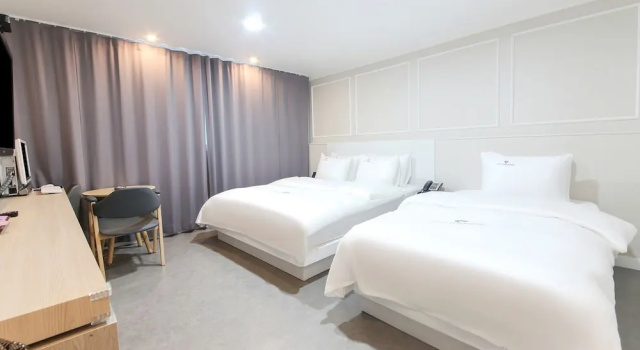 Двухместный номер Deluxe Continew Hotel