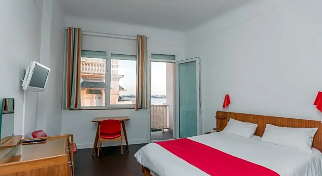Hotel Le Trident Thyrsé, Забронировать Отель Руайян Côte de Beauté