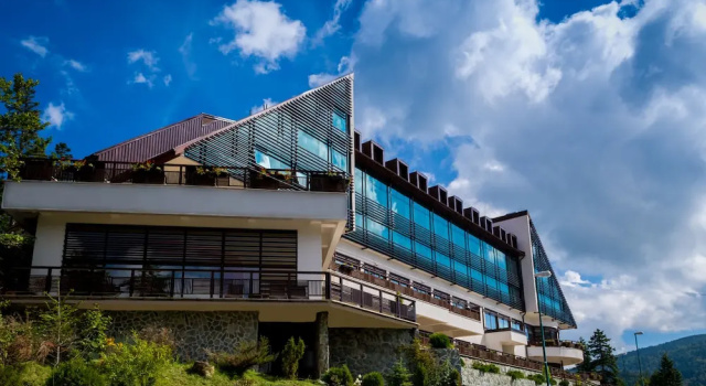 Holiday home Vila Bjelašnica, Забронировать Отель Brda Сараевский кантон