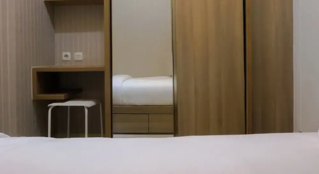 Cozy Green Pramuka Apartment, Book Lejlighed Jakarta hoteller med parkering, Parkering