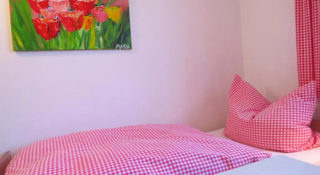 Четырёхместный номер Standard Gästehaus Huber - traditional Sixties Hostel