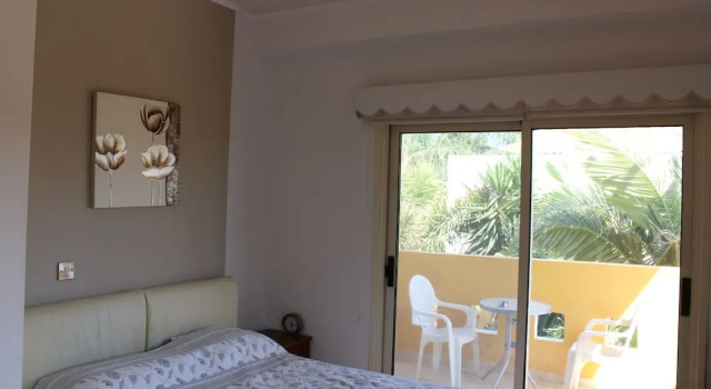 Immaculate 3-bed House in Pentakomo, Забронировать Вилла Мазотос район Ларнака