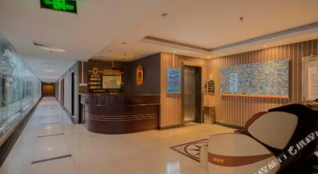 Ruixin Hotel, Забронировать Отель Отели Лицзян с парковкой, рядом с Wenchang Palace, Парковка