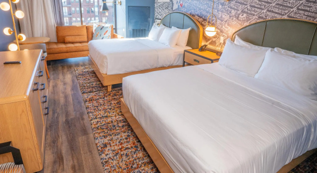 Четырёхместный номер Standard Hotel Indigo - Columbus at Riverfront Place by IHG