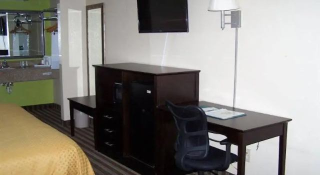 Econo Lodge (kenly), Забронировать Отель Отели Кенли с завтраком, Завтраки