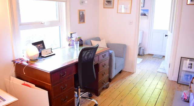 1 Bedroom Home With Private Garden in Barons Court, Забронировать Дом для отпуска Виллы Большого Лондона, Вилла
