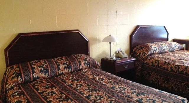 Holiday Motel, Đặt Nhà nghỉ ven đường Hugo Oklahoma