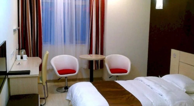 Thank Inn Langfang Bada Street, Rezerwuj Hotel Hotele w Langfang z Parkingiem, Parking