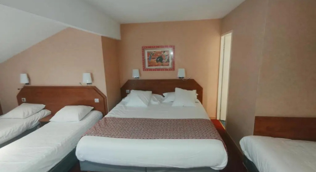 Пятиместный номер Standard Brit Hotel Confort Nîmes Ouest - A9 sortie 25