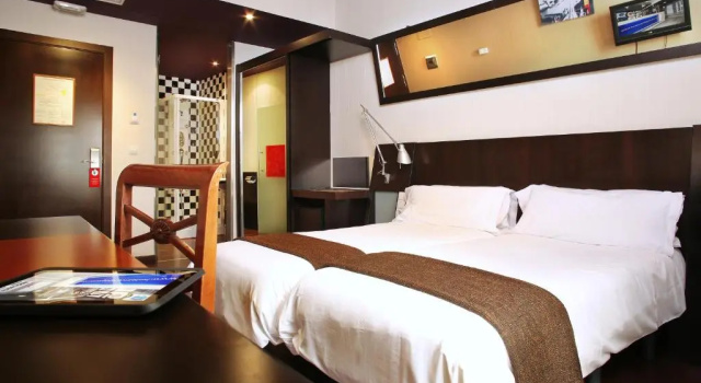 Двухместный номер Standard Hotel Avenida Gran Vía