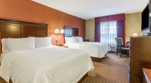 Четырёхместный номер Standard Hampton Inn Chattanooga-North