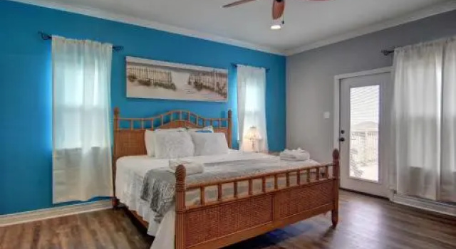 Lost at Sea Lcv34 Home, Book Hotel Portland Houston