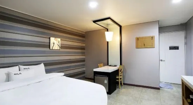 Двухместный номер Deluxe White Tourist Hotel