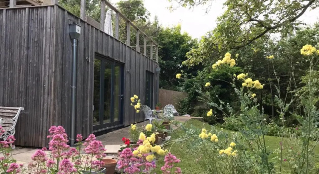 Коттедж Garden hideaway, self-contained, edge of Bath