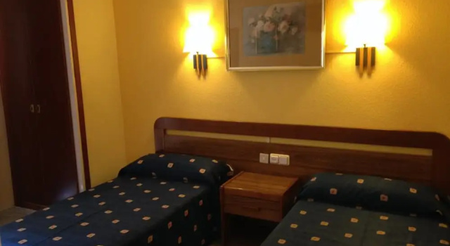 Номер Deluxe с балконом Hostal Bonavista