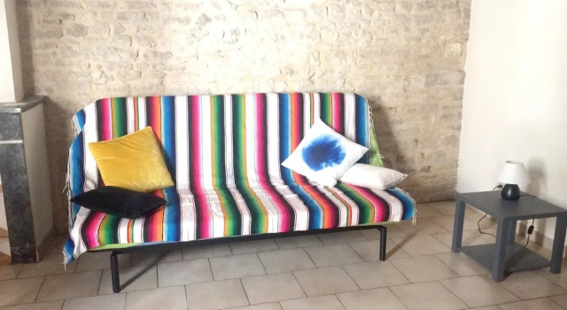 Studio in Nîmes, Забронировать Отель Ним Gard