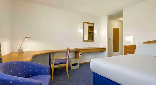 Трёхместный семейный номер Standard Days Inn by Wyndham Telford Ironbridge