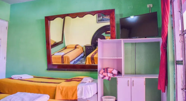 Трёхместный номер Standard Hotel Amigo
