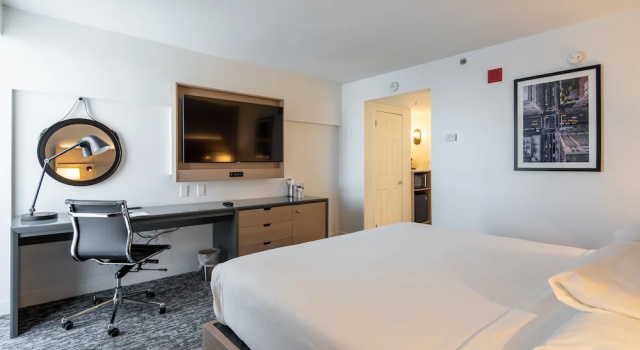 Двухместный номер DoubleTree by Hilton New York JFK Airport