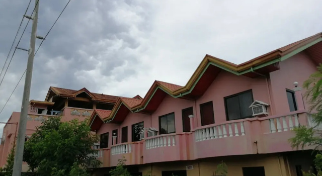 Beachview Pink Lodge, Забронировать Отель Лаоак Ilocos Region